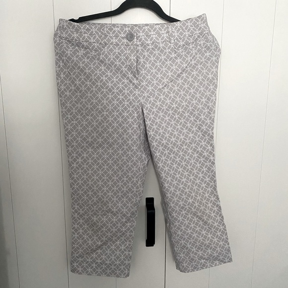 NWOT capri pants - Picture 1 of 4